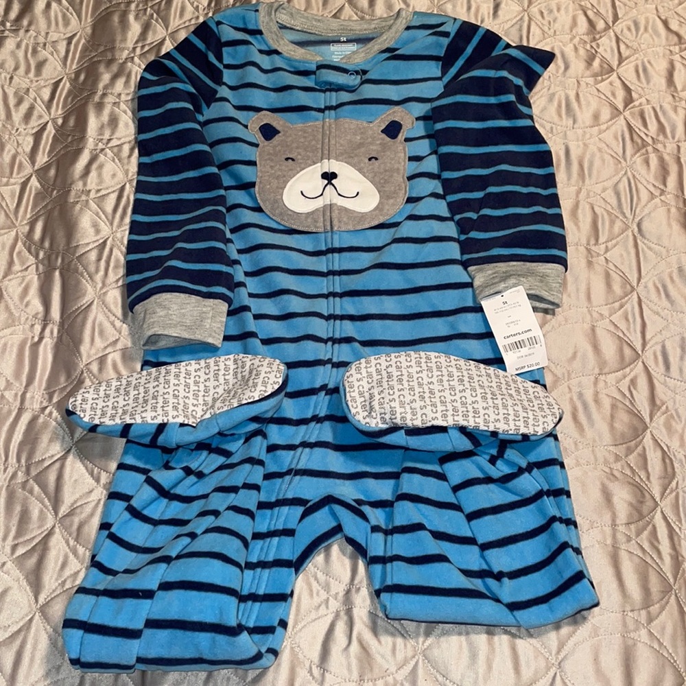 Carter’s fleece footsie pajamas size 5T